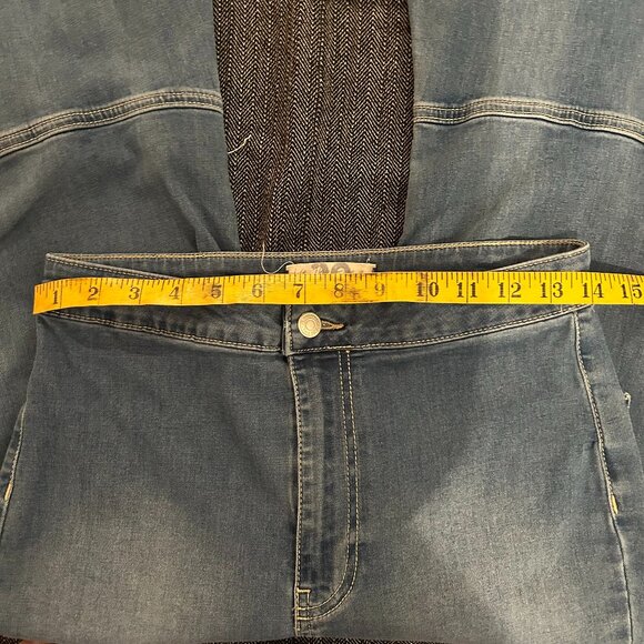 Free People Just Float On Flare Jeans, size 30 - Picture 4 of 6